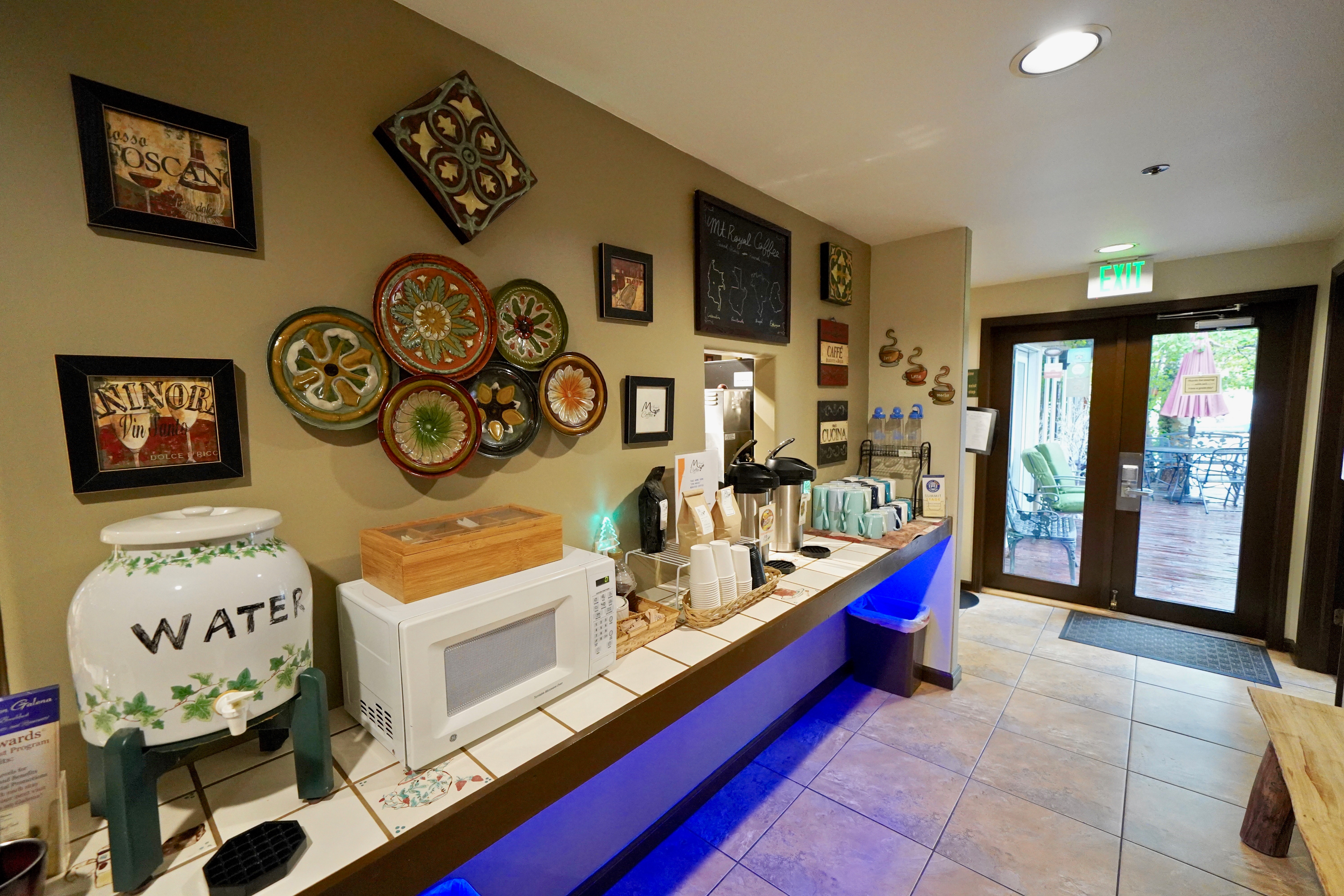 breakfast station at frisco inn