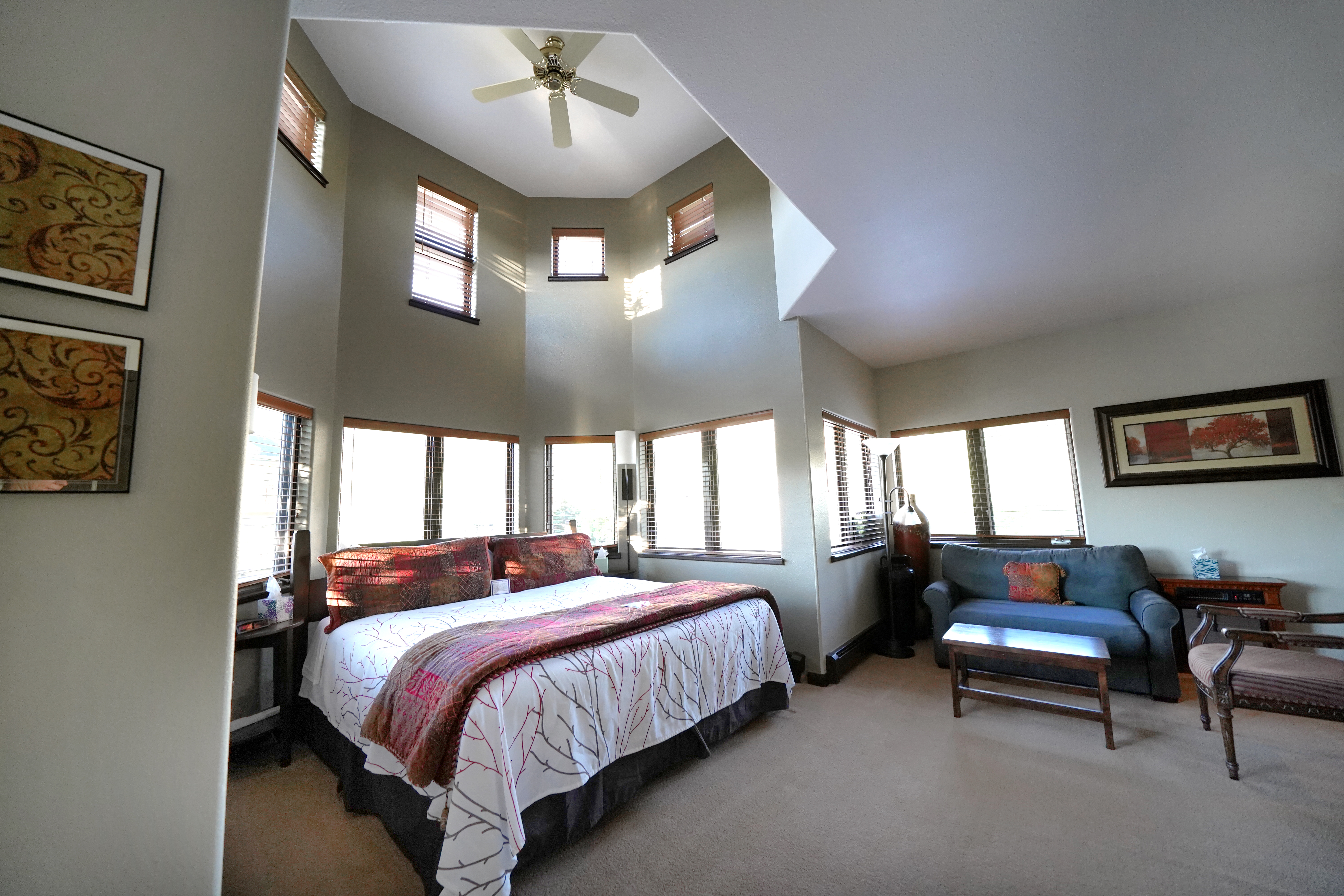 cozy hotel room at frisco inn on galena