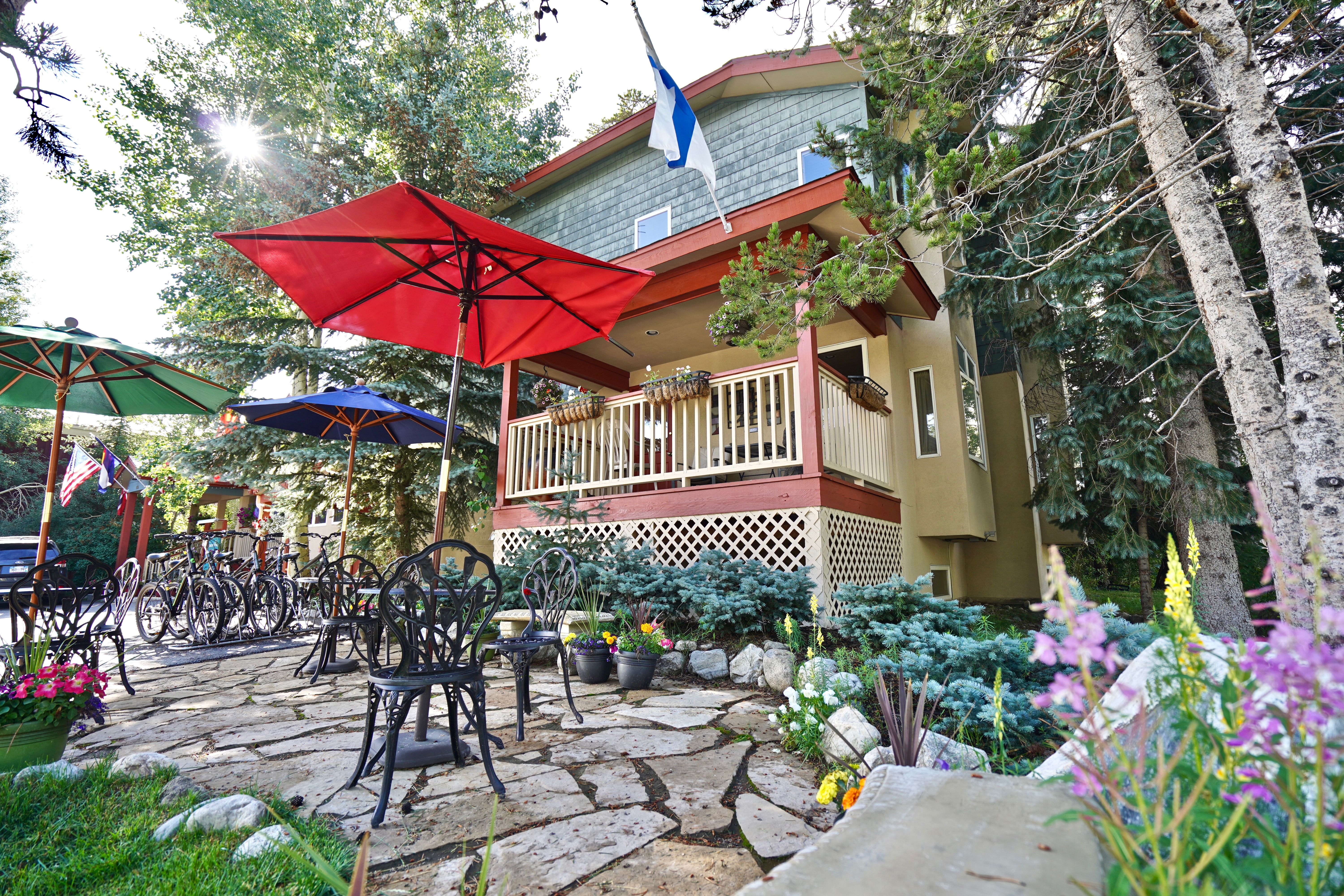 frisco colorado hotel outdoor space