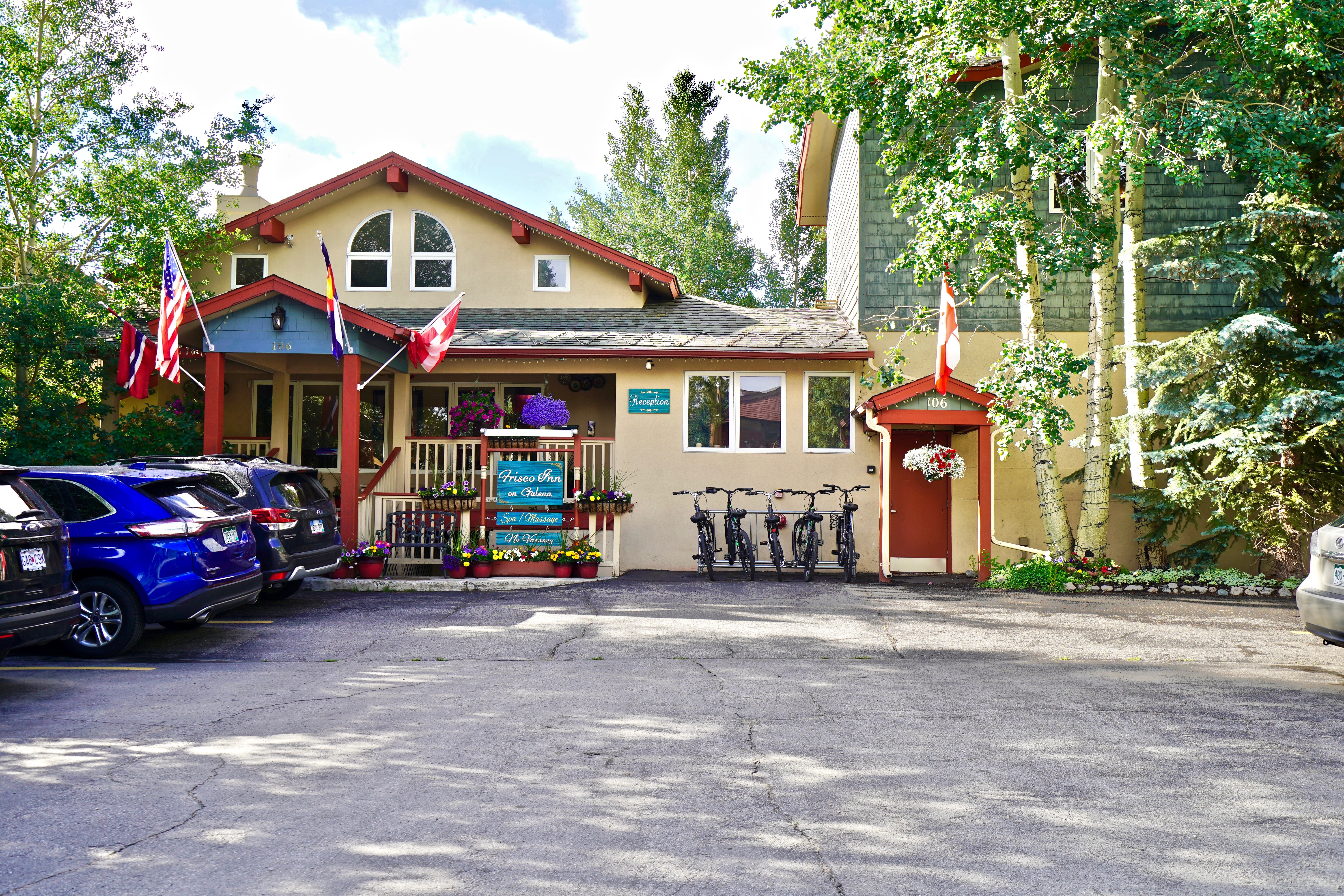 hotel entrance at frisco inn on galena